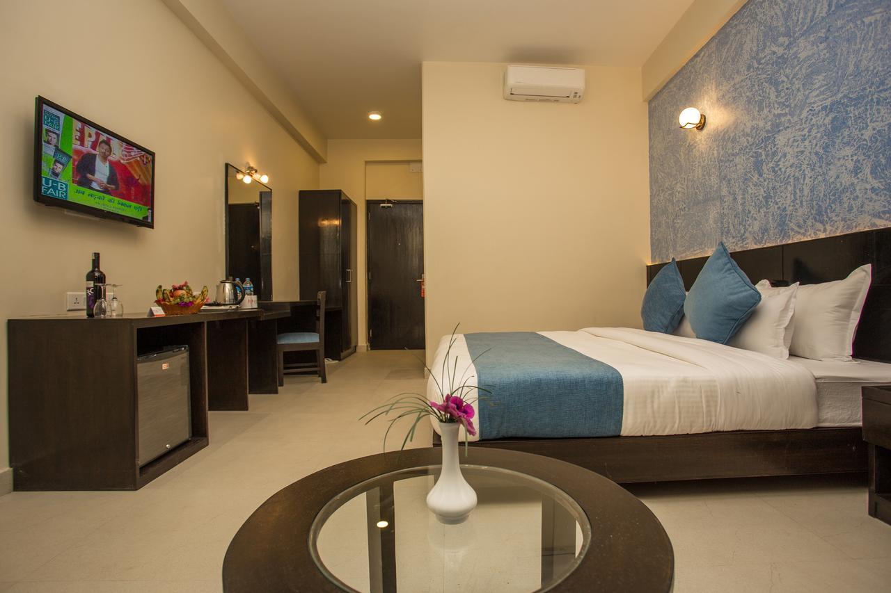 Tuki Resort Pokhara Luaran gambar
