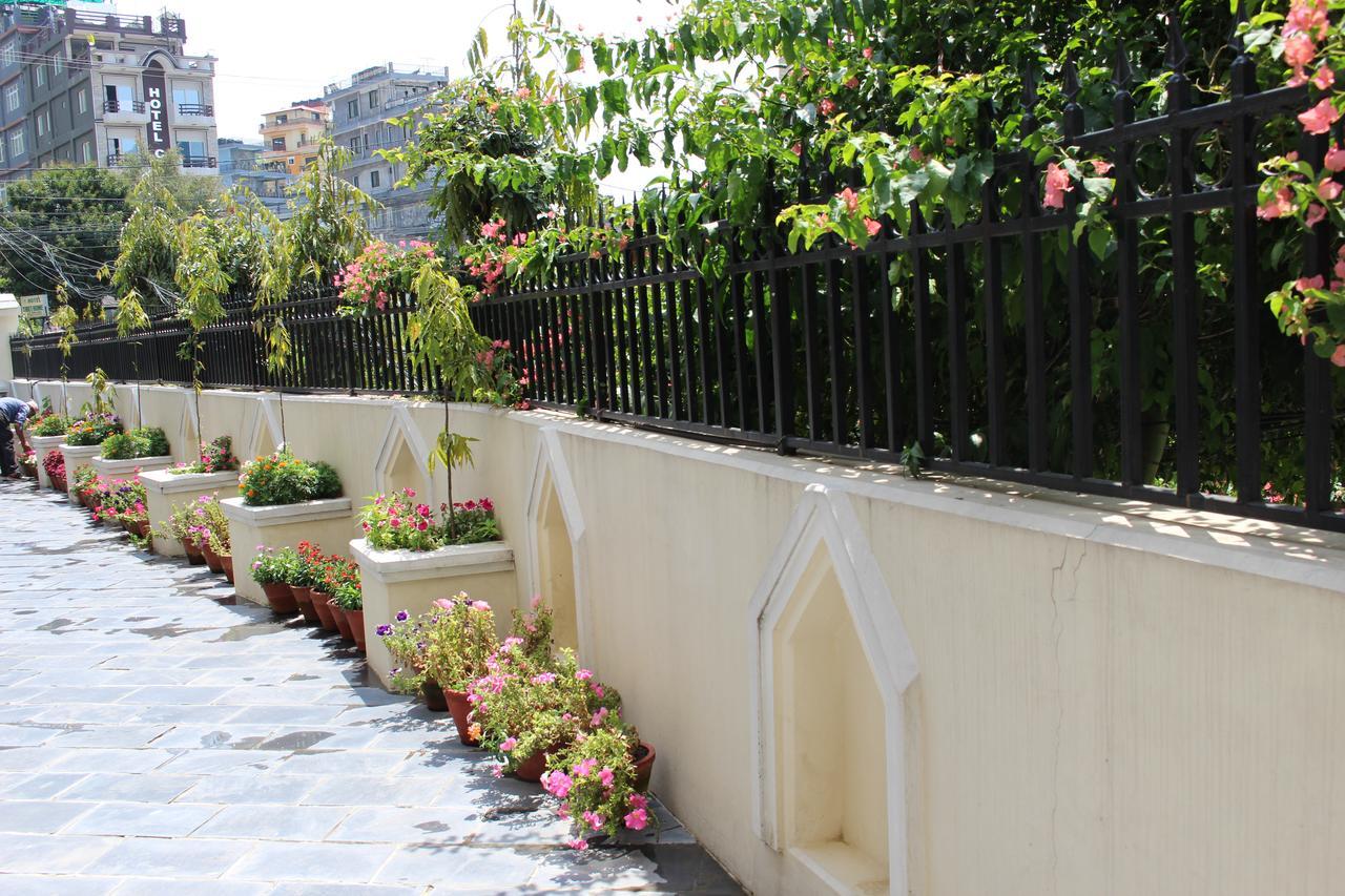 Tuki Resort Pokhara Luaran gambar