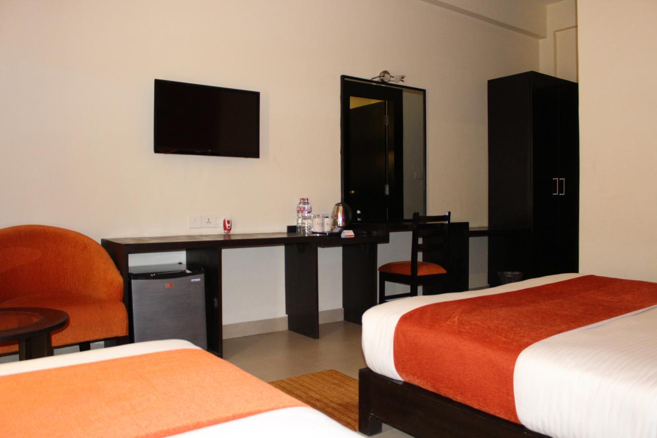 Tuki Resort Pokhara Luaran gambar