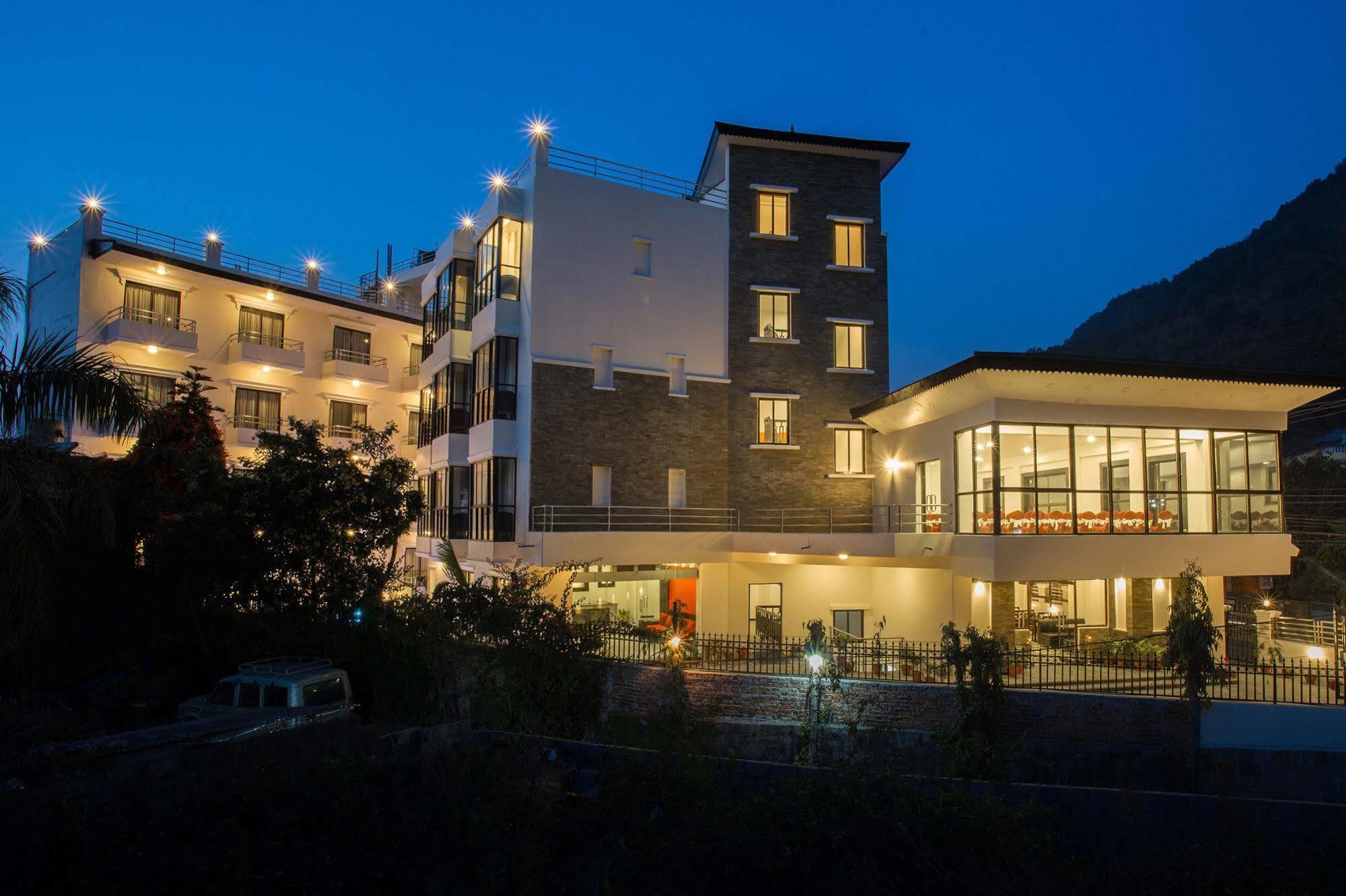 Tuki Resort Pokhara Luaran gambar