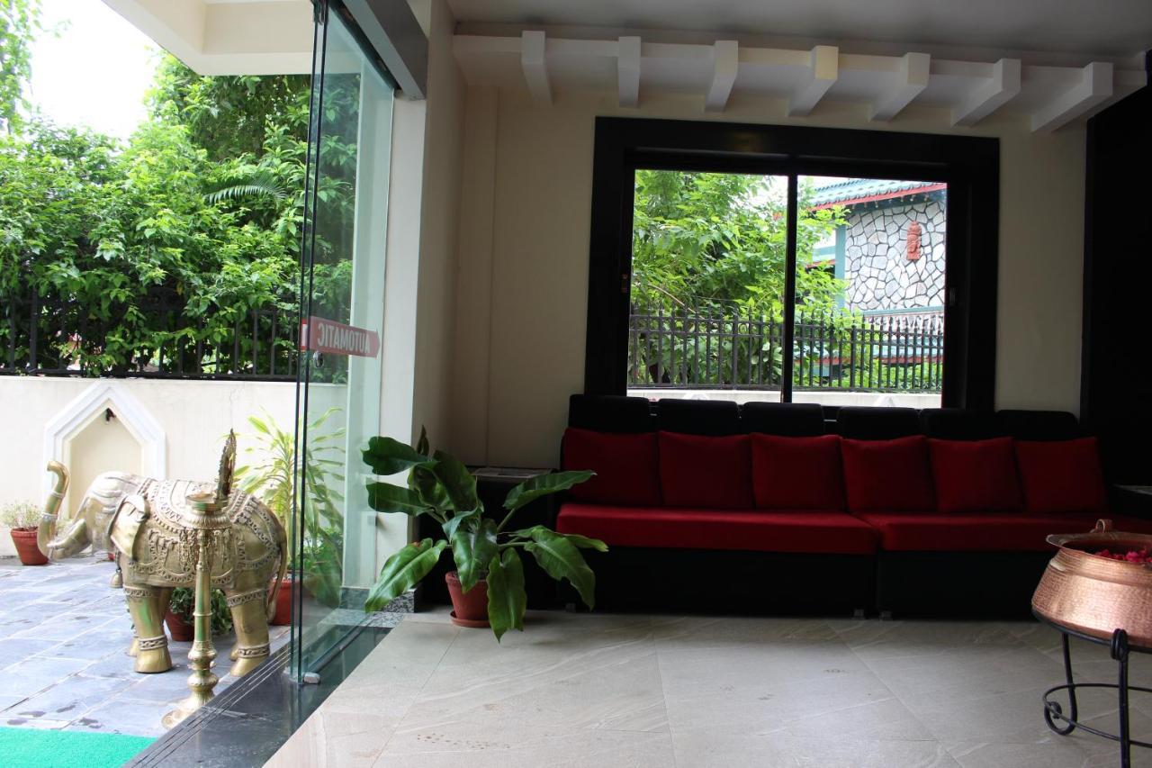 Tuki Resort Pokhara Luaran gambar